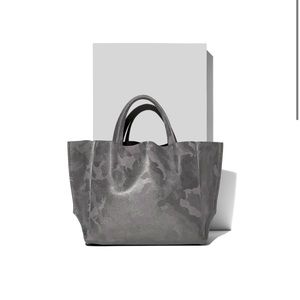 AMPERSAND AS APOSTROPHE SMALL HALF TOTE IN SOFT GRAINED LEATHER